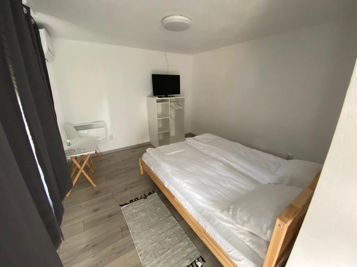 Pixel Guesthouse Tîrgu Secuiesc 外观 照片