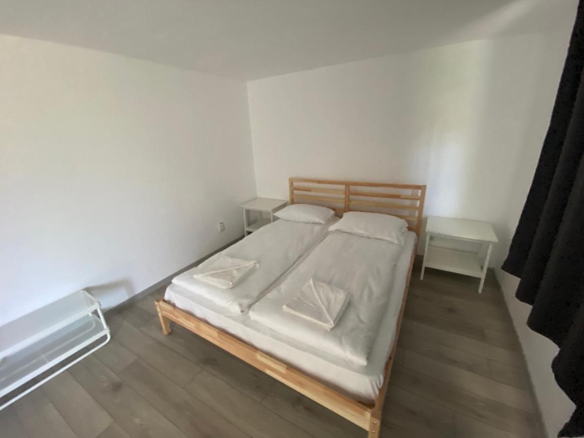 Pixel Guesthouse Tîrgu Secuiesc 外观 照片
