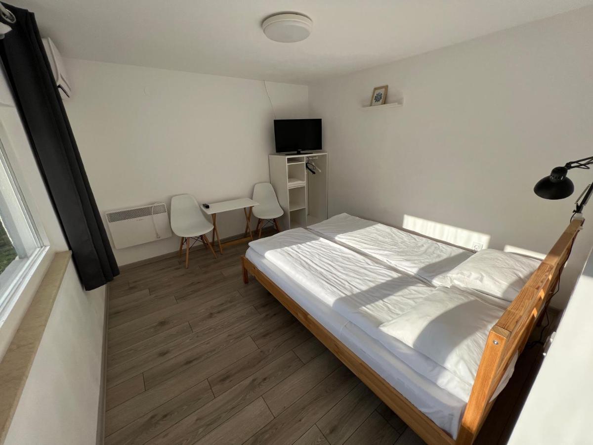 Pixel Guesthouse Tîrgu Secuiesc 外观 照片